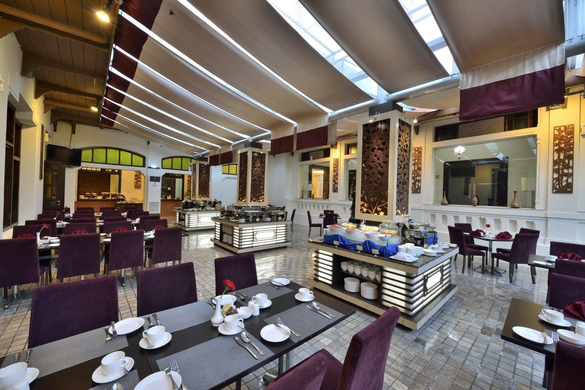 Gino Feruci Kebon Jati By Kagum Hotels Бандунг Екстер'єр фото