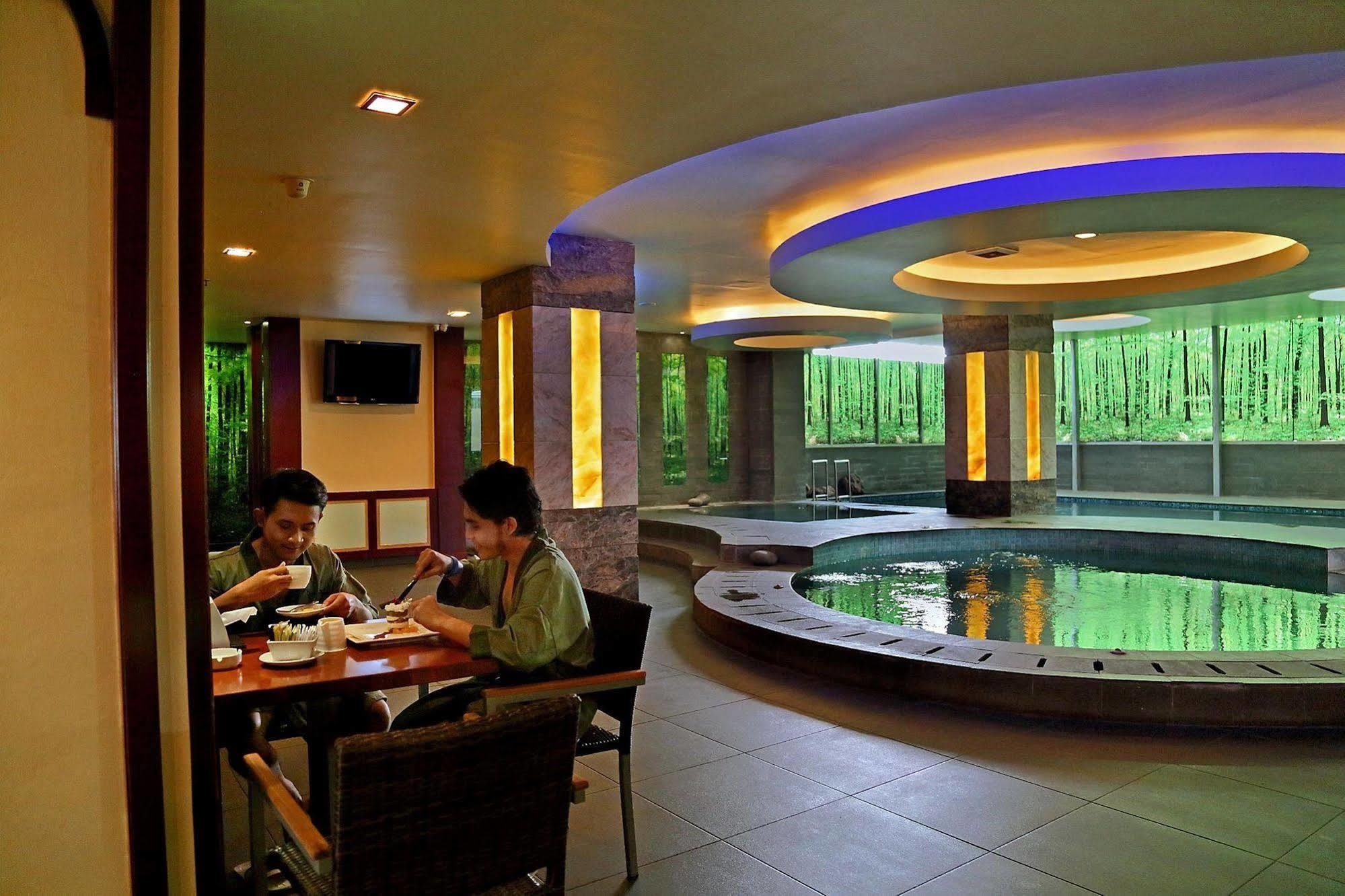 Gino Feruci Kebon Jati By Kagum Hotels Бандунг Екстер'єр фото